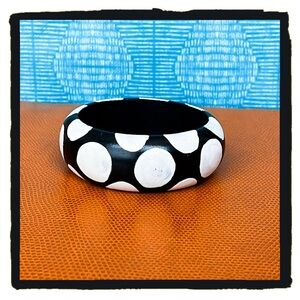 💕Beautiful Vintage Wooden Bracelet White Dots on Black Artisan Handpainted💕